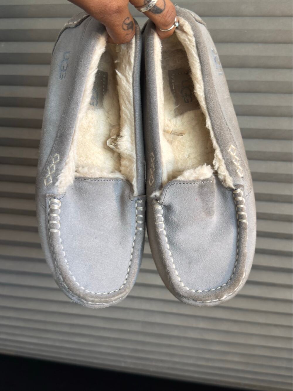 UGG Ansley Slippers Gray Suede Sheepskin Moccasins Women’s US 8 EU 39